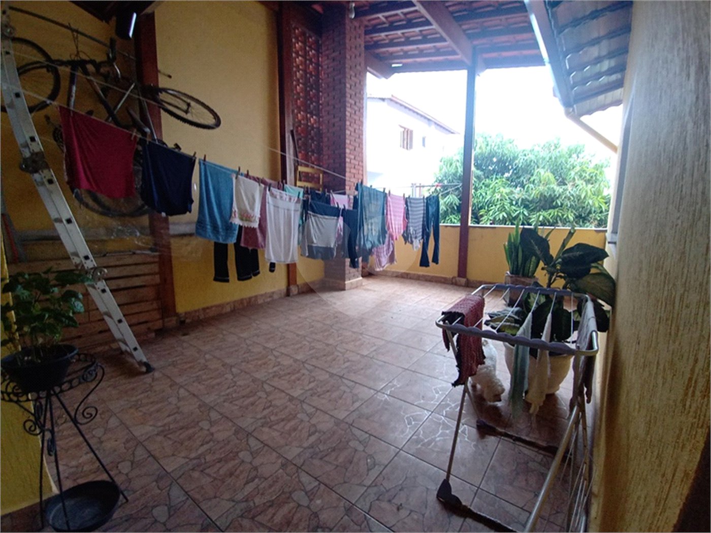 Sobrado à venda com 4 quartos, sendo 1 suíte, em Tremembé, São Paulo, SP