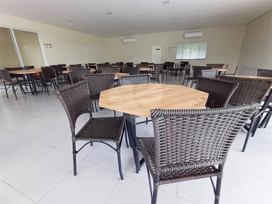 Casa à venda com 3 quartos, sendo 1 suíte, no condomínio Mantova, Indaiatuba - SP