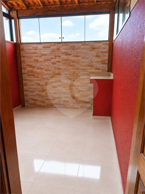 Sobrado à venda com 3 quartos, sendo 1 suíte,  em Vila Linda, Santo André, SP