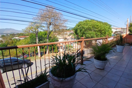 Casa à venda com 3 quartos, sendo 2 suítes, em Jardim Brogotá, Atibaia, SP