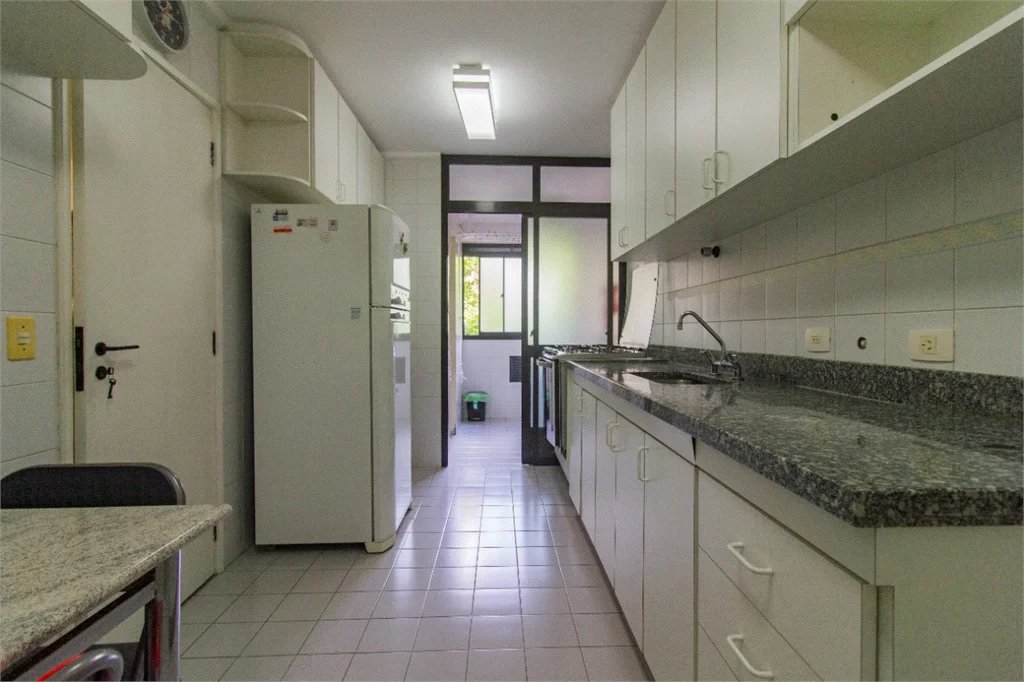 Apartamento à venda com 3 quartos, sendo 2 suítes,  em Vila Andrade, São Paulo, SP