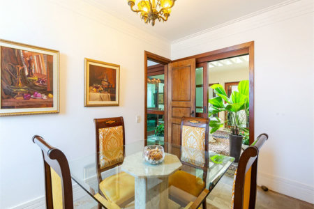 Sobrado à venda com 4 quartos, sendo 3 suítes, em Jardim Guedala, São Paulo, SP