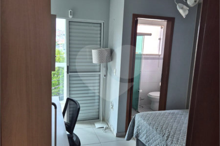Sobrado à venda com 2 quartos, sendo 1 suíte, em Vila Nivi, São Paulo, SP