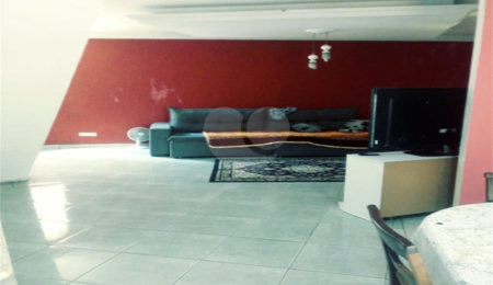 Sobrado à venda com 4 quartos, sendo 2 suítes,  em Jardim Munhoz, Guarulhos, SP