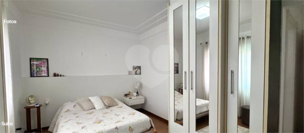 Casa à venda com 4 quartos, sendo 3 suítes,  no condomínio Vila das Flores, São Paulo - SP
