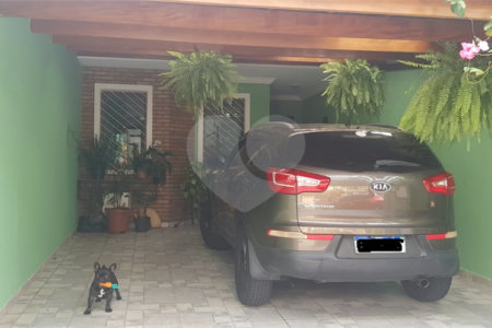 Sobrado à venda com 3 quartos, sendo 1 suíte, em Vila Vitório Mazzei, São Paulo, SP