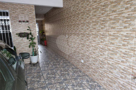 Sobrado à venda com 3 quartos, sendo 1 suíte,  em Jardim Campo Limpo, São Paulo, SP