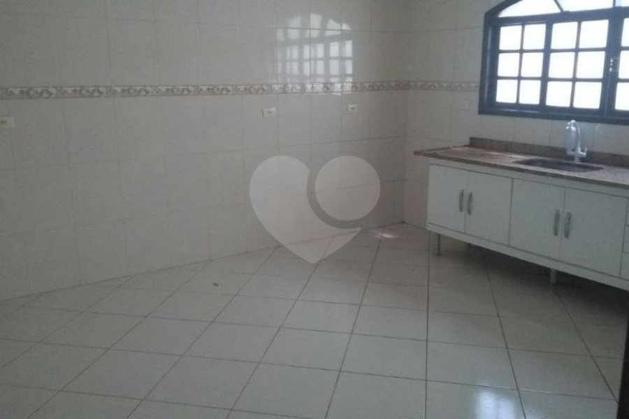 Casa à venda com 3 quartos, sendo 1 suíte, no condomínio São Marcos, São Paulo - SP