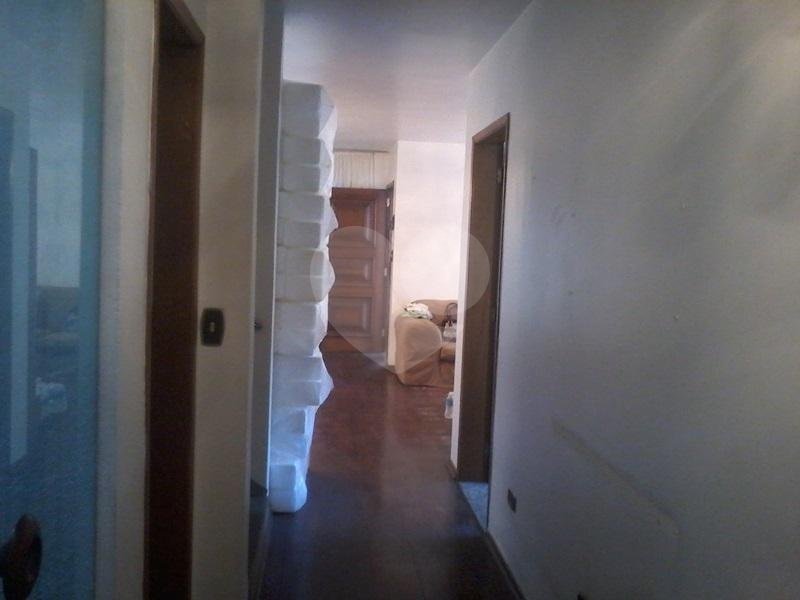 Sobrado à venda com 5 quartos, sendo 2 suítes, em Jardim Aeroporto, São Paulo, SP