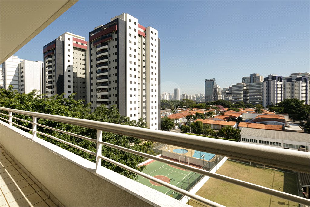 Apartamento à venda com 3 quartos, sendo 1 suíte, em Chácara Santo Antônio, São Paulo, SP