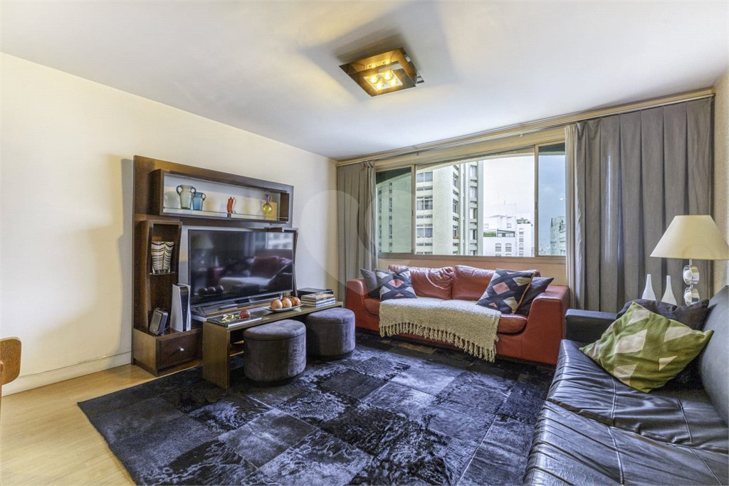 Apartamento à venda com 3 quartos, sendo 1 suíte, em Bela Vista, São Paulo, SP