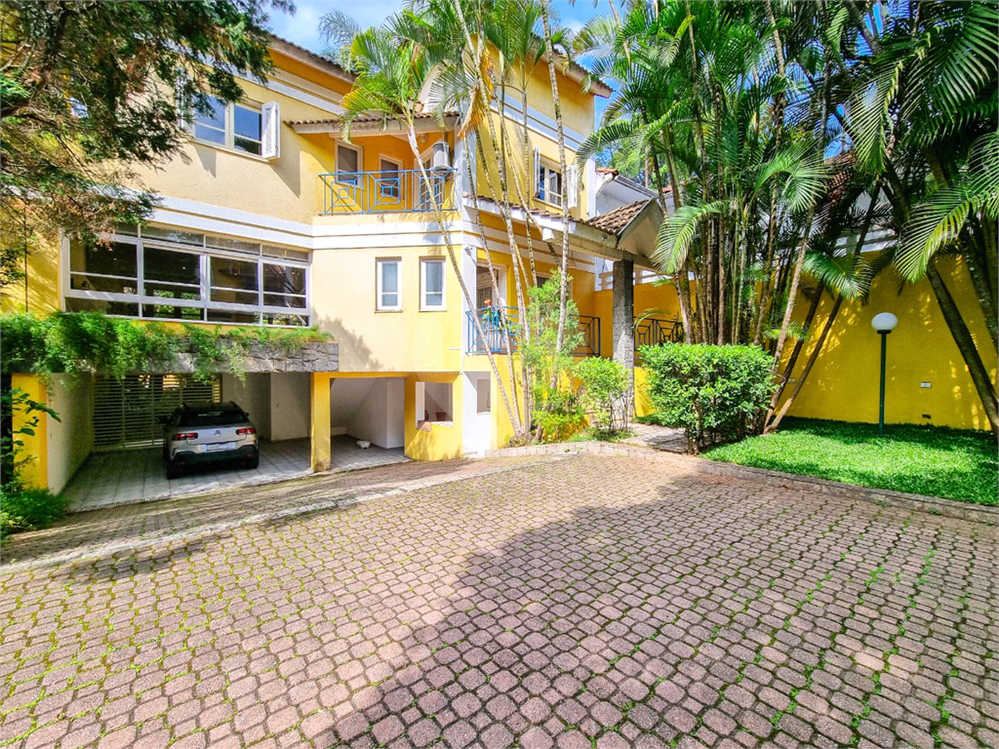Casa à venda com 4 suítes no condomínio Annecy Village, São Paulo - SP