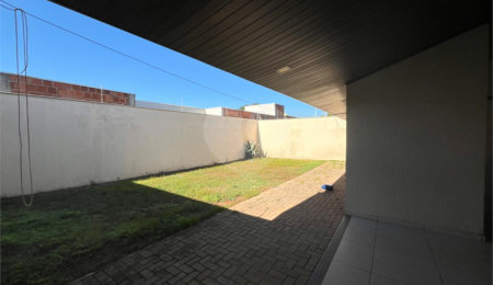 Casa à venda com 3 quartos, sendo 1 suíte,  em Ipê, Três Lagoas, MS