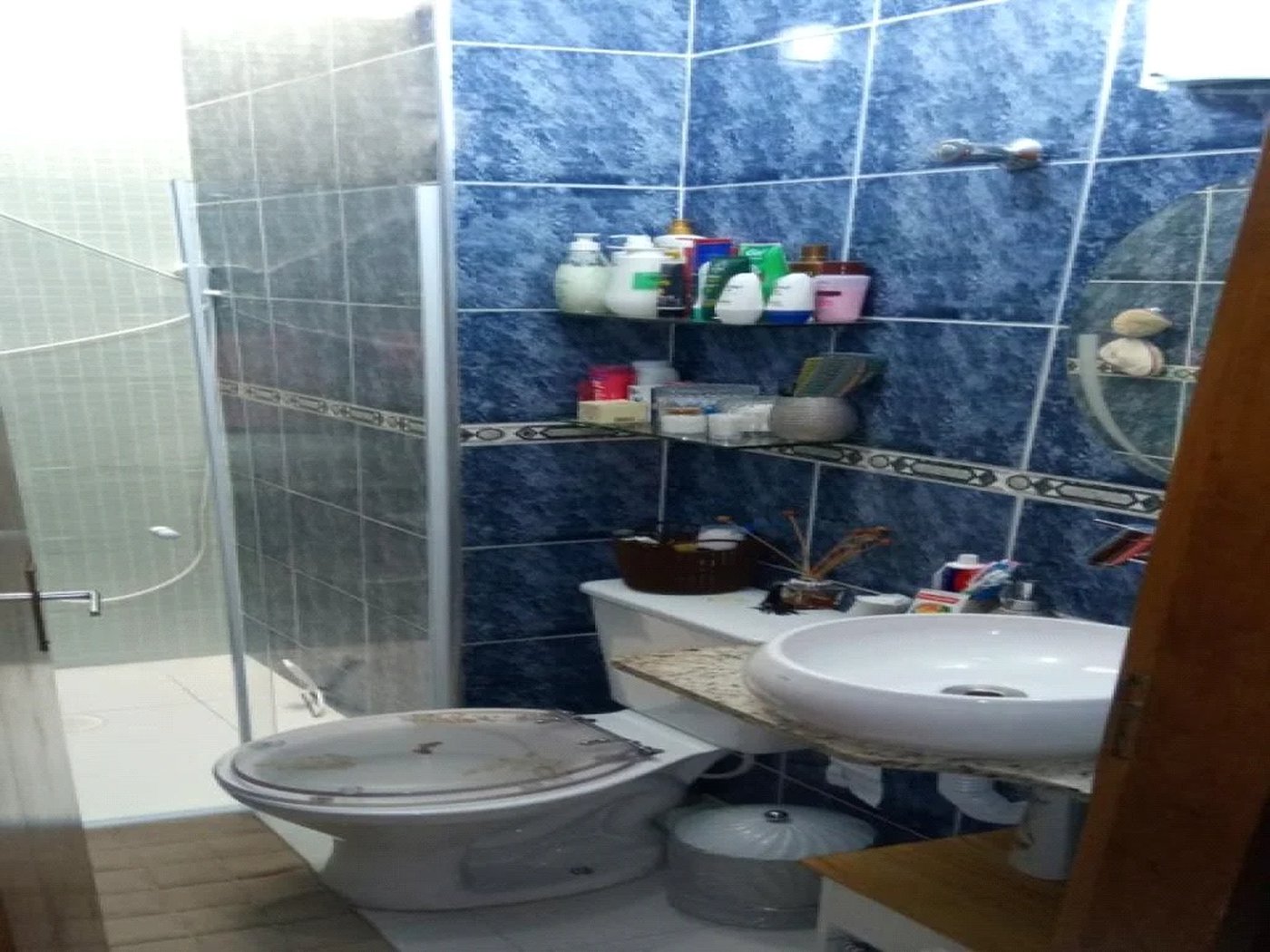 Casa à venda com 3 quartos, sendo 1 suíte, no condomínio Alcides Moreira, São Paulo - SP