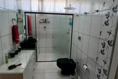 Sobrado à venda com 4 quartos, sendo 2 suítes,  em Jardim Leonor, São Paulo, SP