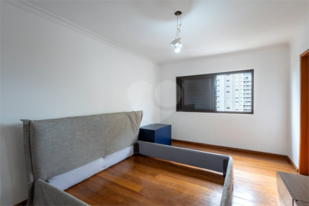 Apartamento à venda com 4 quartos, sendo 3 suítes,  em Jardim Monte Kemel, São Paulo, SP
