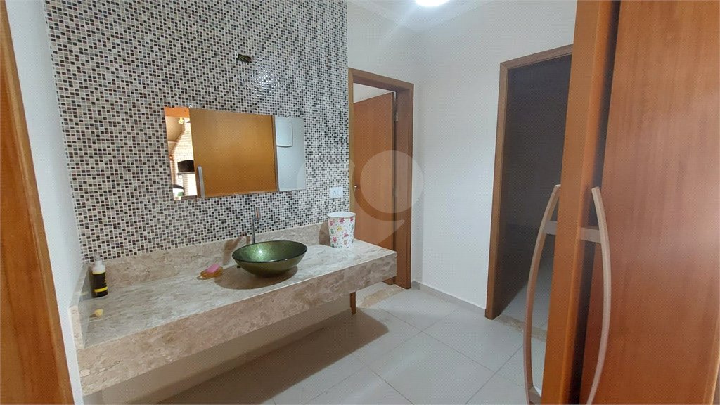 Casa à venda com 4 quartos, sendo 1 suíte, no condomínio Marf II, Bom Jesus dos Perdões - SP