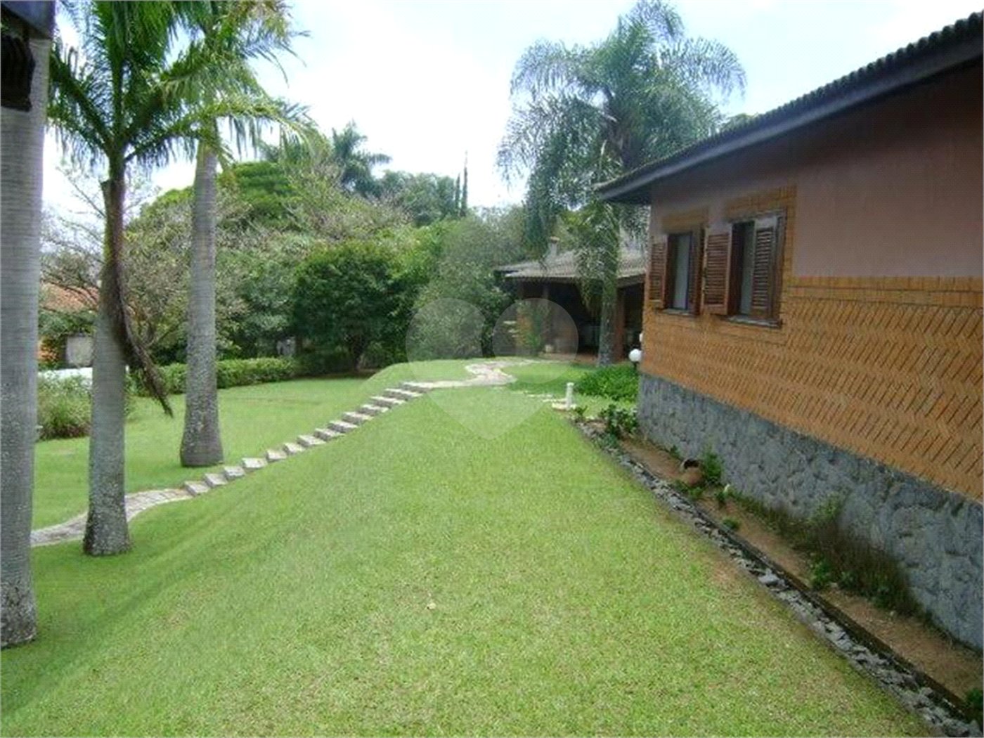 Casa à venda com 5 quartos, sendo 3 suítes, no condomínio Estância Marambaia, Vinhedo - SP