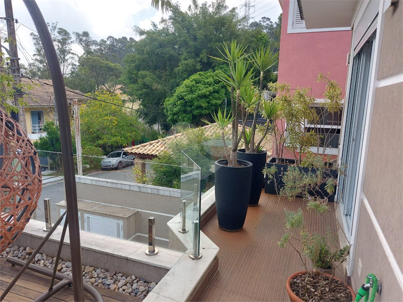 Sobrado à venda com 3 suítes em Horto, São Paulo, SP