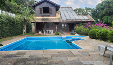 Casa à venda ou para alugar com 5 quartos, sendo 1 suíte, no condomínio Sausalito, Mairiporã - SP