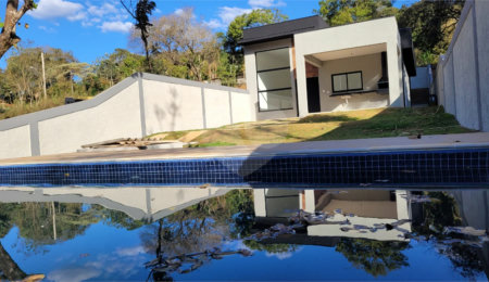 Casa Térrea à venda com 3 quartos, sendo 1 suíte,  em Pedra Vermelha (terra Preta), Mairiporã, SP