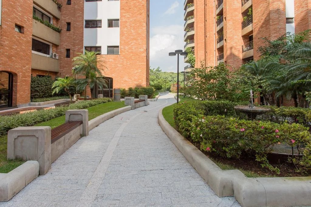 Apartamento para alugar com 5 quartos, sendo 3 suítes, em Vila Ida, São Paulo, SP