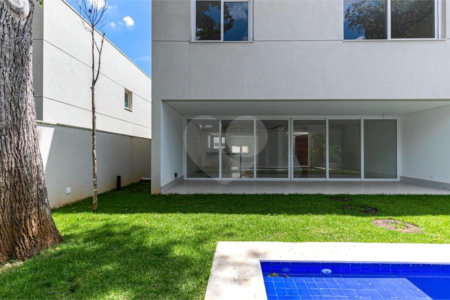 Casa à venda com 4 suítes no condomínio Hípica Garden, São Paulo - SP