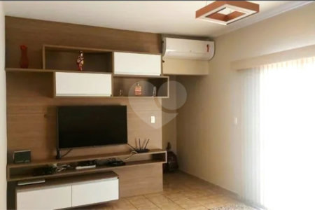 Sobrado à venda com 3 quartos, sendo 1 suíte, em Jardim São Guilherme, Sorocaba, SP