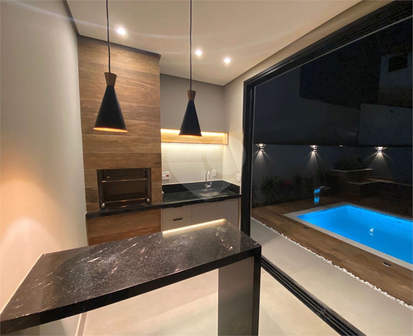 Casa à venda com 3 suítes no condomínio Terras da Estancia, Paulínia - SP