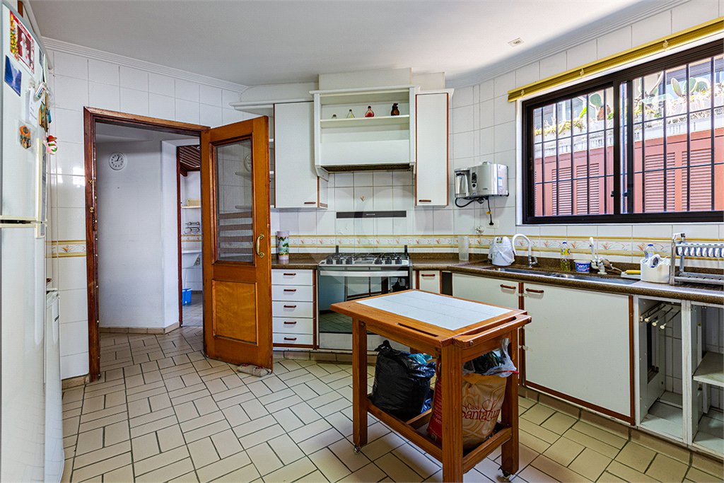 Casa à venda com 6 quartos, sendo 4 suítes, em Butantã, São Paulo, SP