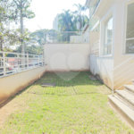 Casa à venda com 4 quartos, sendo 2 suítes, no condomínio Bristol Village, São Paulo - SP