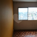 Viva com praticidade e conforto em um condomínio próximo ao comércio!