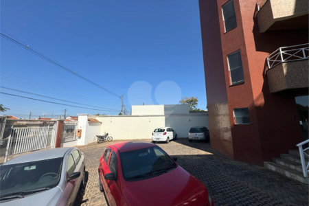 Apartamento de 2 Dormitórios á venda, no Parque Santa Marta em São Carlos.