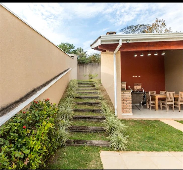 Casa à Venda com 4 suítes no bairro Jardim Paulista em Atibaia/SP.