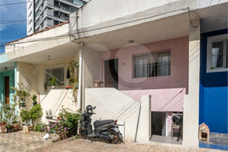 Casa de Vila à venda com 3 quartos, sendo 1 suíte, em Vila Pompéia, São Paulo, SP