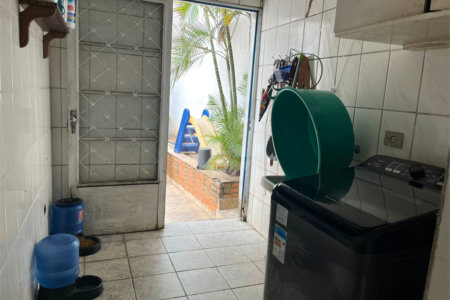 Sobrado à venda com 4 quartos, sendo 1 suíte, em Parada Inglesa, São Paulo, SP