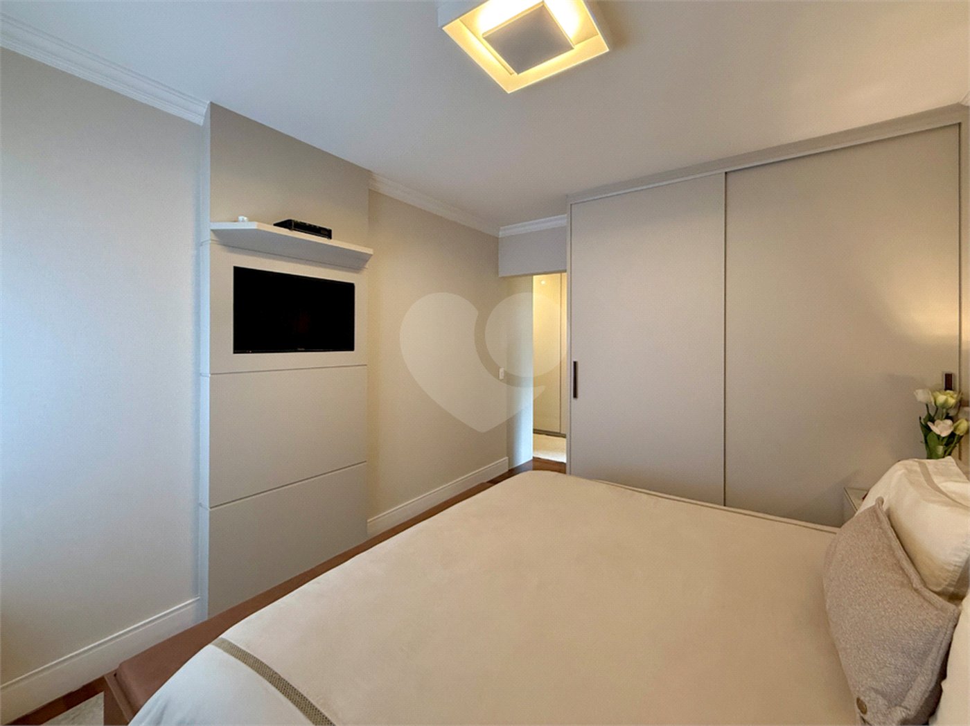Apartamento à venda com 3 suítes em Campo Belo, São Paulo, SP