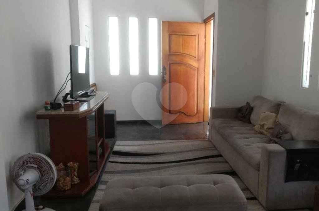Casa à venda com 3 quartos, sendo 1 suíte, em Vila Mariana, São Paulo, SP