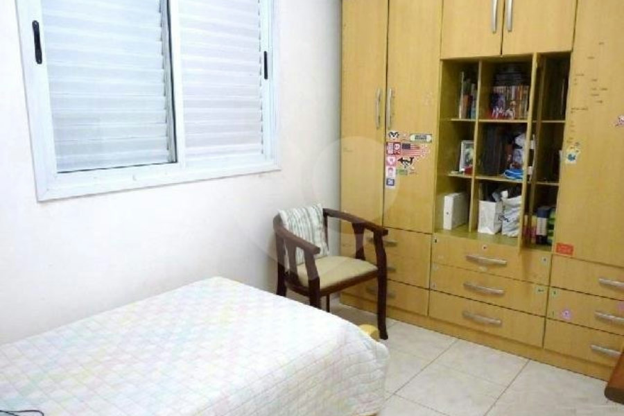 Sobrado à venda com 3 quartos, sendo 1 suíte, em Parque Continental II, Guarulhos, SP