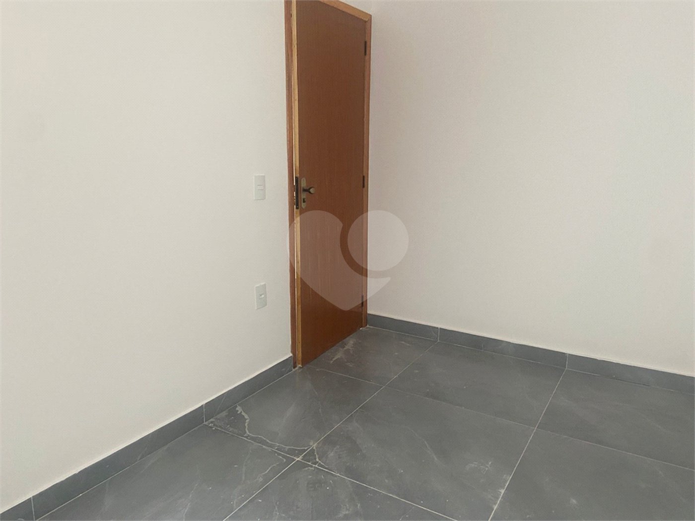 Casa à venda com 2 quartos, sendo 1 suíte, em Jardim Vergínia, Sorocaba, SP