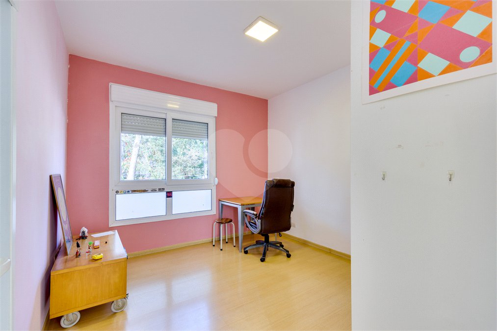 Casa de Vila à venda com 4 quartos, sendo 3 suítes, em Chácara Santo Antônio, São Paulo, SP