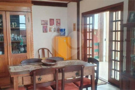 Casa à venda com 3 quartos, sendo 1 suíte, no condomínio Terras de São Francisco, Vinhedo - SP