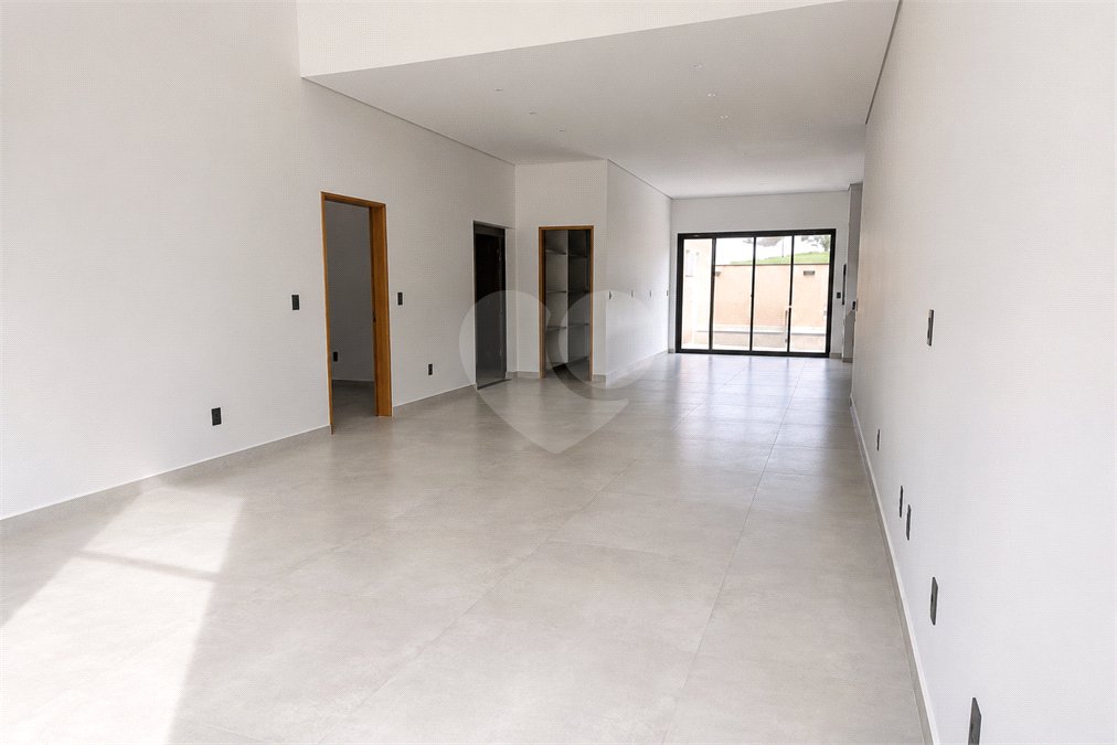 Casa à venda com 3 quartos, sendo 1 suíte, no condomínio Residencial Jardim Villa Verona, Sorocaba - SP