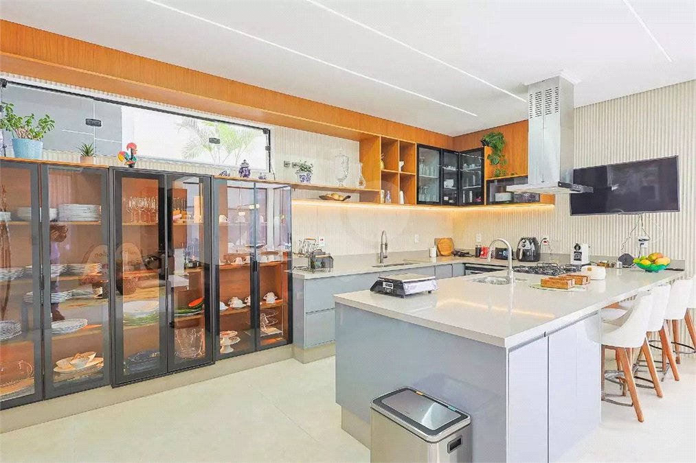 Casa à venda ou para alugar com 4 suítes em Parque Terra Nova II, São Bernardo do Campo, SP