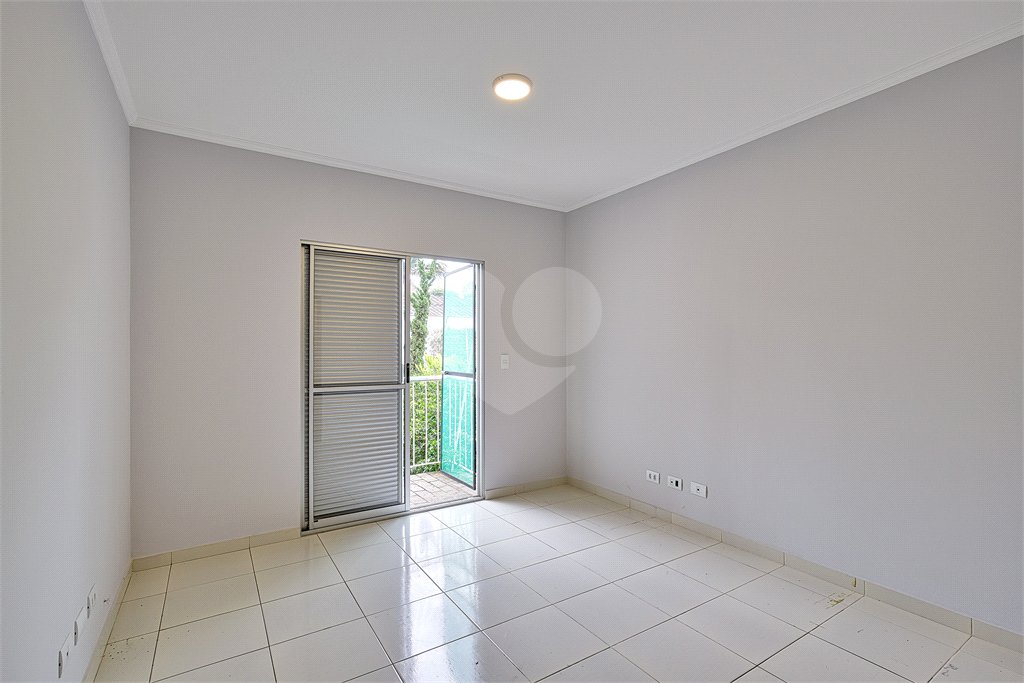 Casa à venda com 3 quartos, sendo 1 suíte, em Alto da Boa Vista, São Paulo, SP