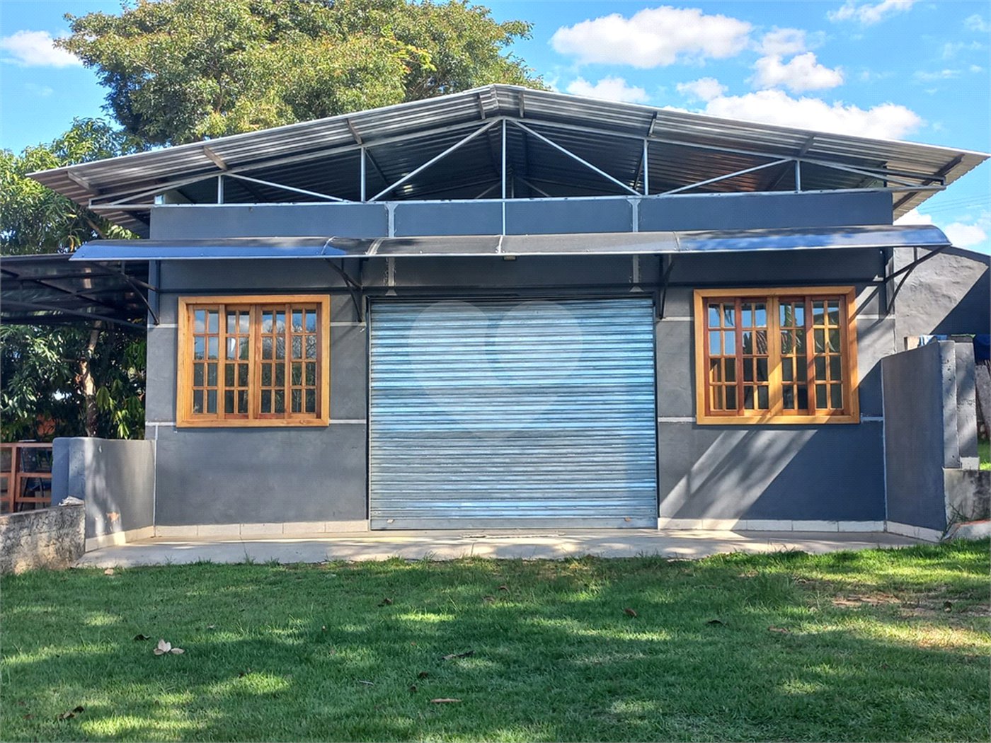 Casa à venda com 2 quartos em Vila Matias, Alambari, SP