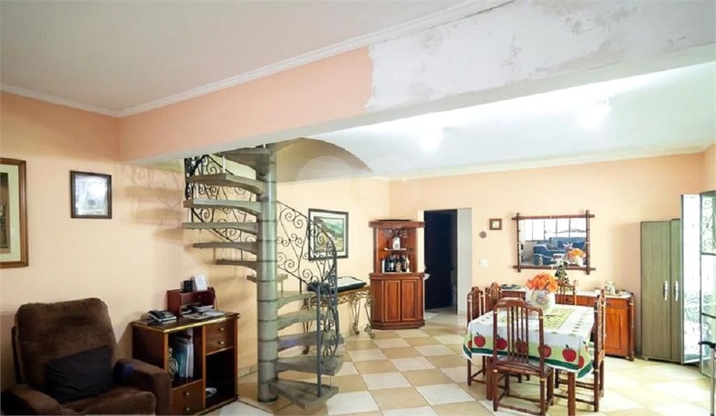 Casa para venda e locação no Campo Belo de 120M² com 3 dormitórios, 1 suíte e 3 vagas