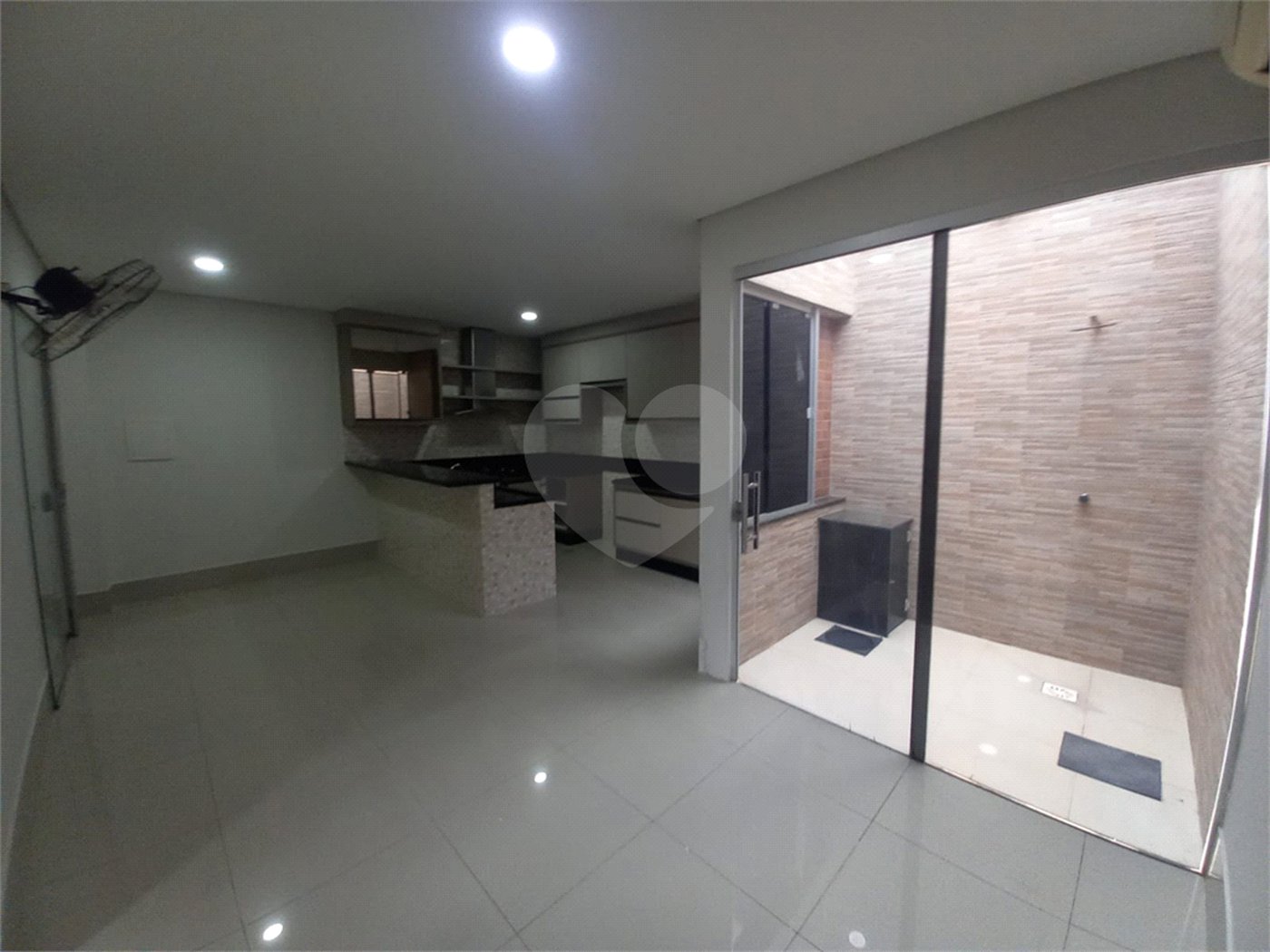 Casa à venda com 3 quartos, sendo 1 suíte, no condomínio Terra Nova, Várzea Grande - MT