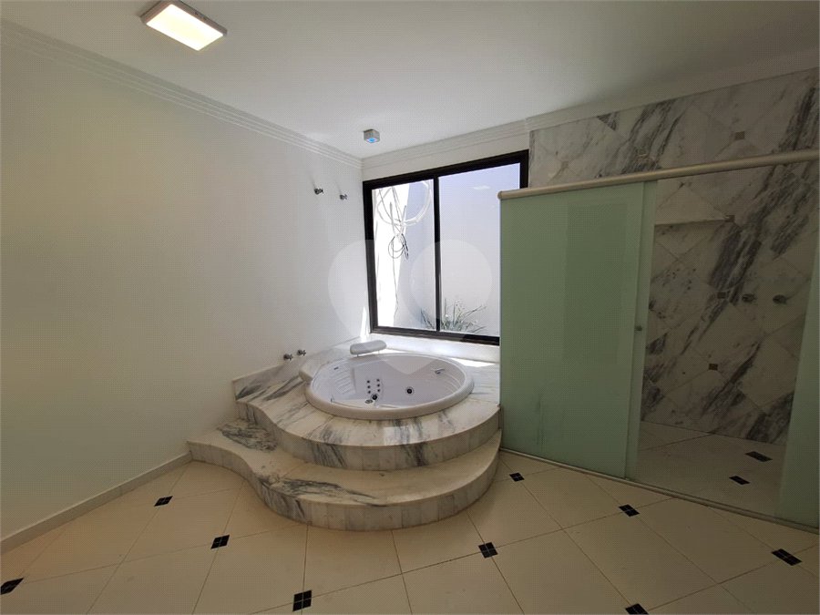 Casa para alugar com 5 quartos, sendo 3 suítes,  no condomínio Chacara Santa Maria, Votorantim - SP