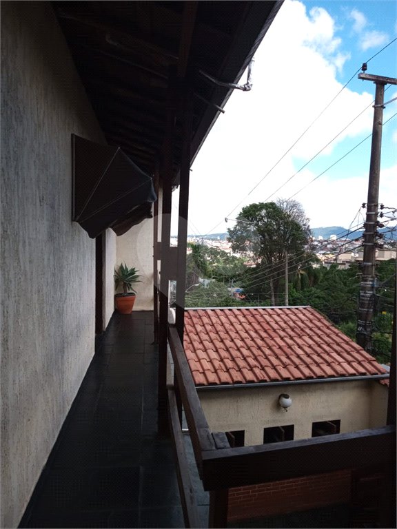 Sobrado à venda com 3 quartos, sendo 1 suíte,  em Vila Caputera, Mogi das Cruzes, SP